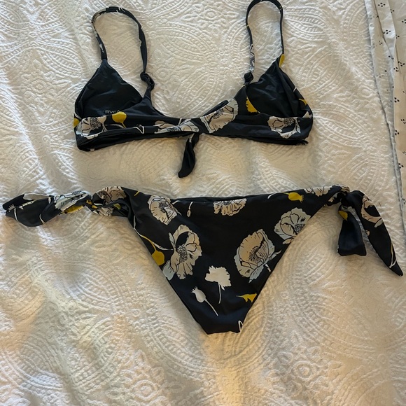 RVCA bikini medium - Picture 2 of 4